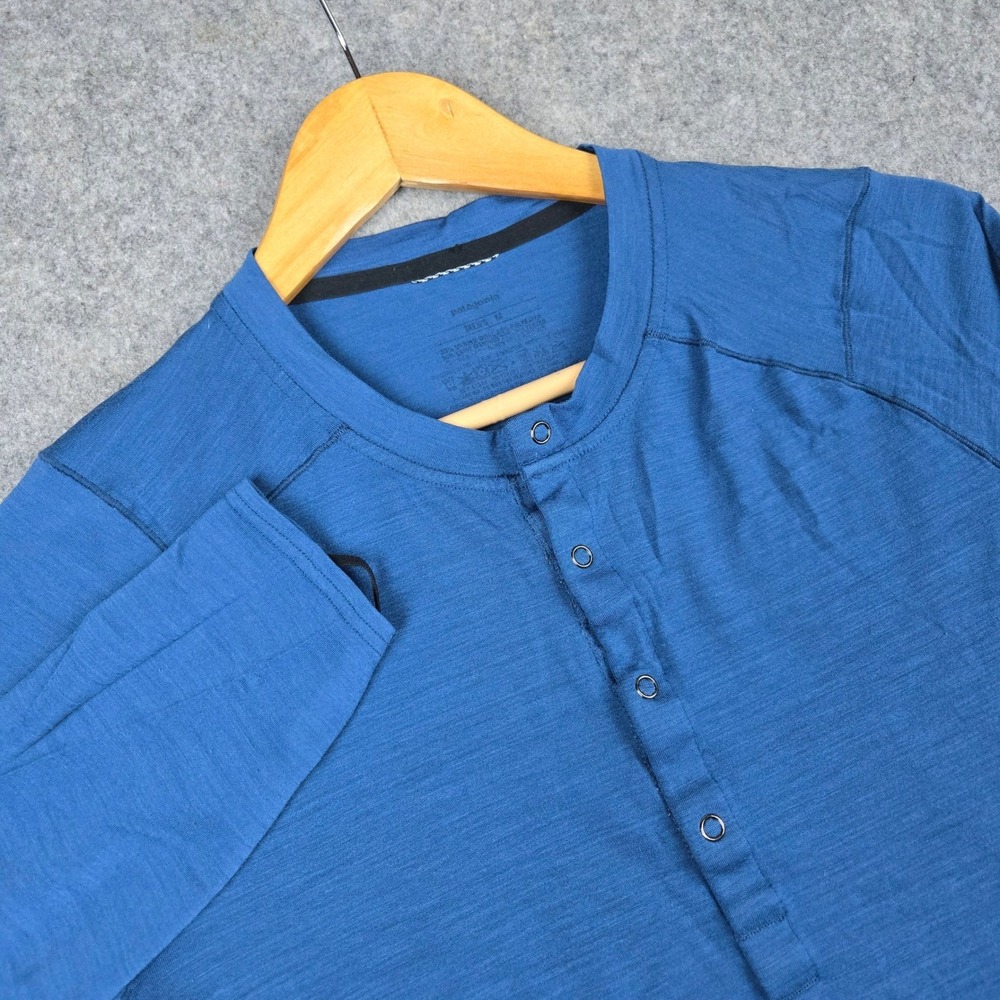Patagonia Henley Shirt Mens Medium Blue Merino Blend Long Sleeve Base Layer Top